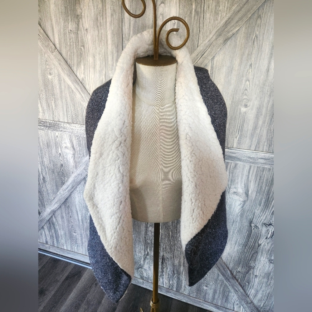 Hummingbird White Sherpa Lined Vest Garment